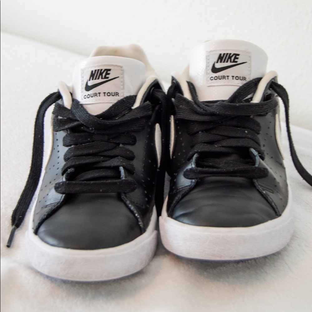 Black and White Nike Court Tour Sneakers Womens 7.5